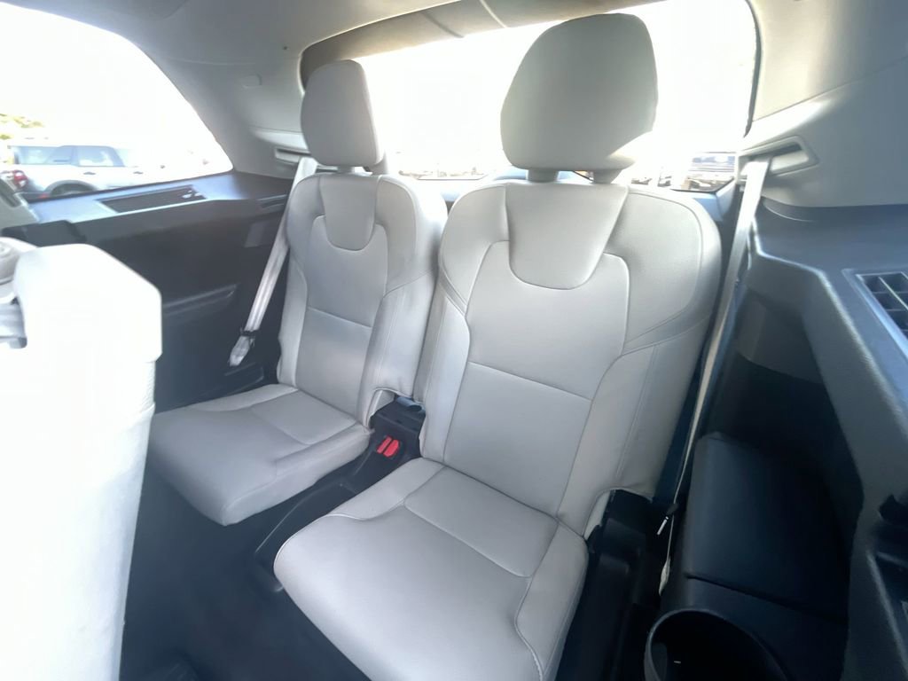 Used 2019 Volvo XC90 T5 Momentum w/ Multimedia Package image 24