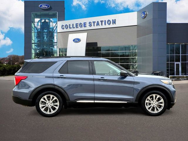 Certified 2021 Ford Explorer XLT w/ Equipment Group 202A RWD image 5
