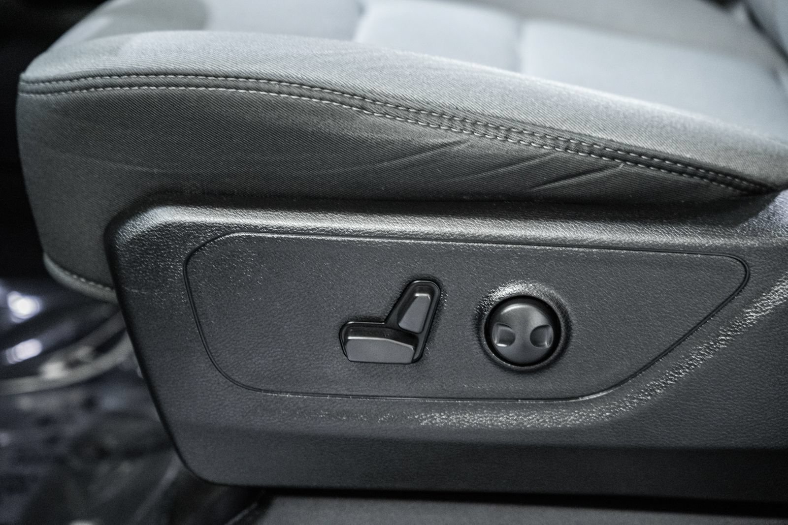 Used 2023 RAM 1500 Big Horn AWD/4WD image 42