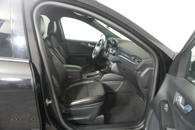 Certified 2025 Ford Escape ST-Line FWD image 28