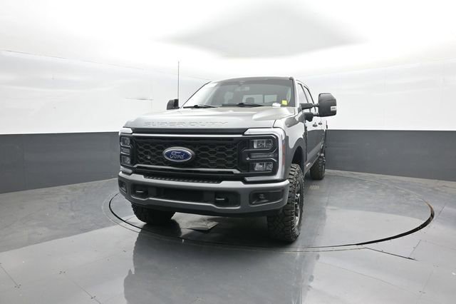 Certified 2024 Ford F350 Lariat w/ Tremor Off-Road Package AWD/4WD image 3