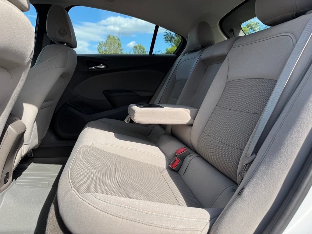Used 2017 Chevrolet Cruze LT FWD image 22