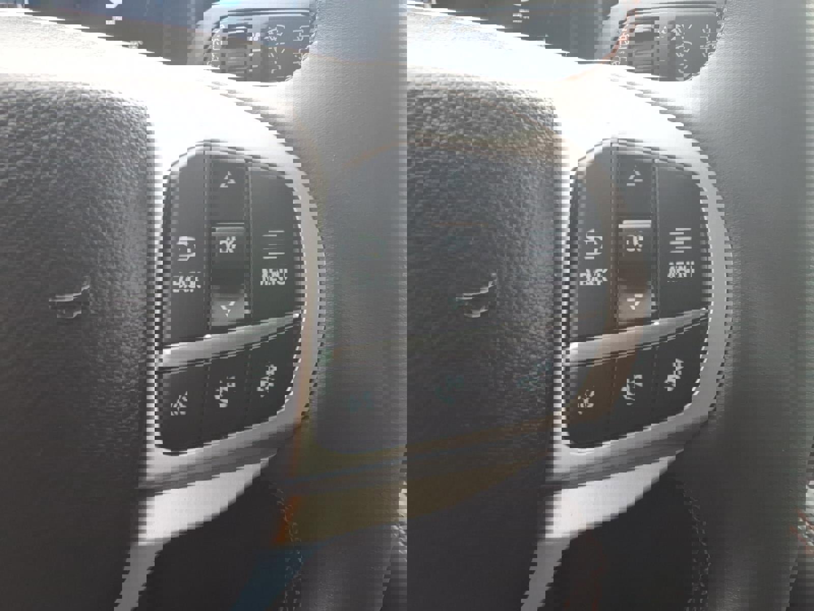 Certified 2025 Ford Explorer Active image 26