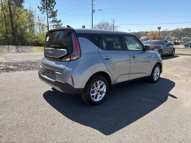 Used 2025 Kia Soul LX w/ LX Technology Package image 4