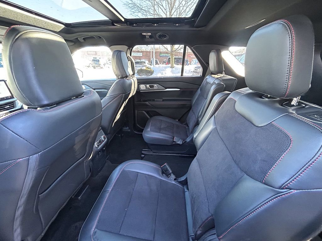 Certified 2025 Ford Explorer ST AWD/4WD image 24