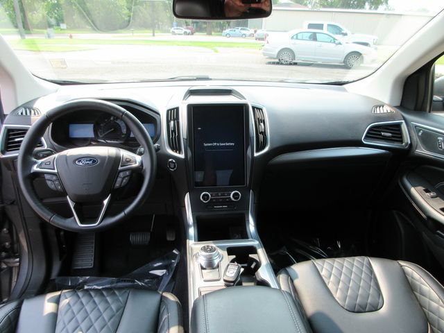 Certified 2023 Ford Edge Titanium AWD/4WD image 5