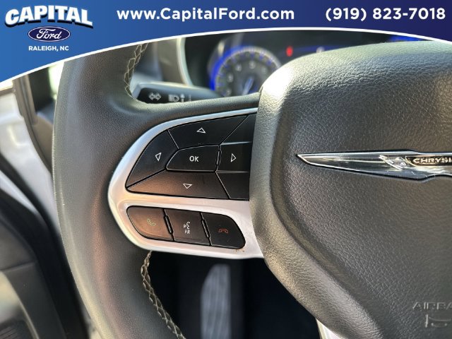Used 2025 Chrysler Pacifica Select FWD image 22