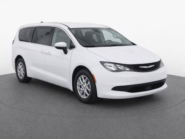 Used 2023 Chrysler Voyager LX FWD image 3