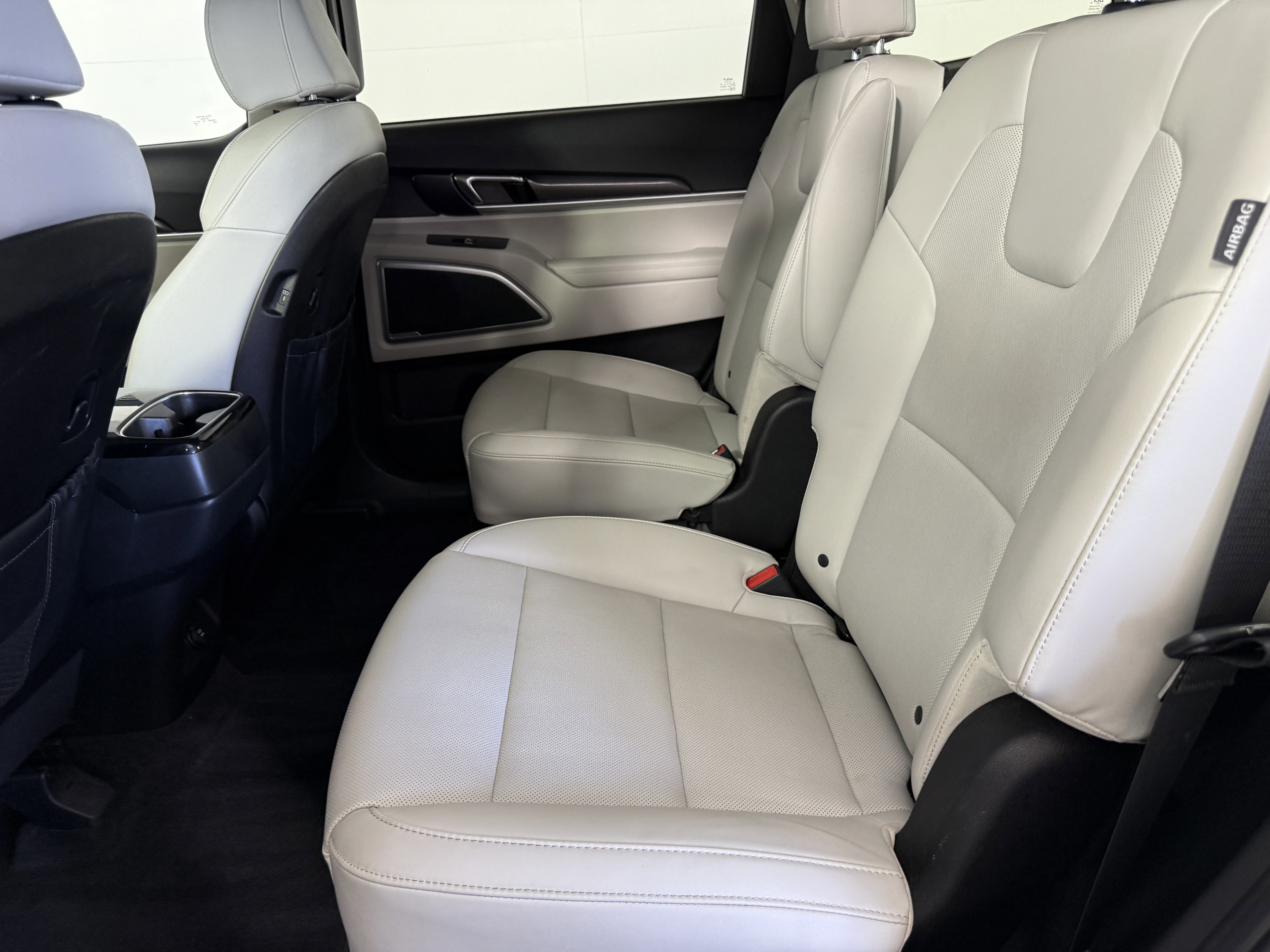 Used 2023 Kia Telluride S image 14