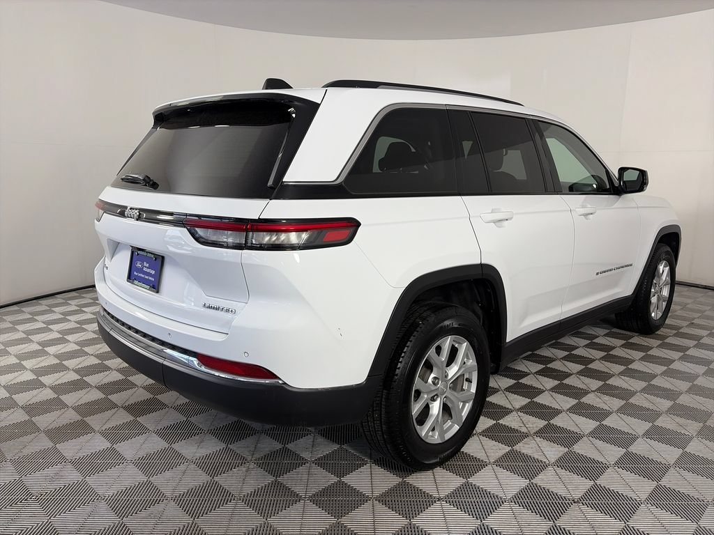 Used 2024 Jeep Grand Cherokee Limited AWD/4WD image 7