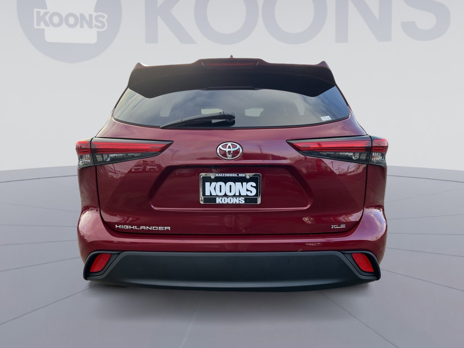 Used 2023 Toyota Highlander XLE image 3