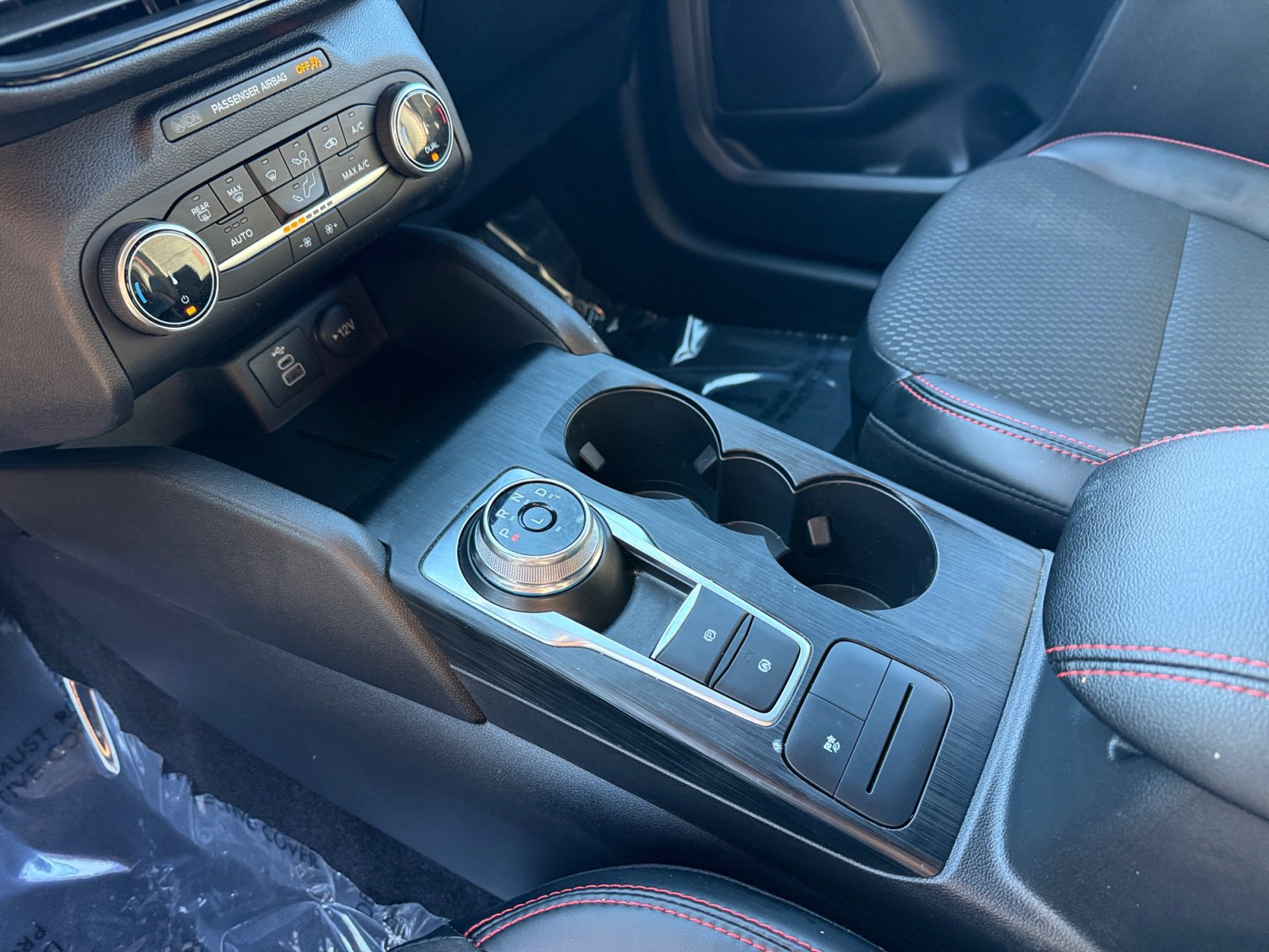 Certified 2025 Ford Escape ST-Line w/ Equipment Group 301A image 13