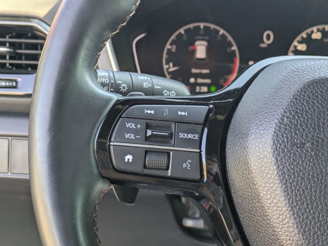 Used 2025 Honda Pilot Sport image 18