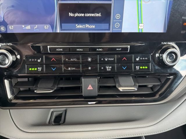 Used 2021 Toyota Highlander Limited FWD image 32