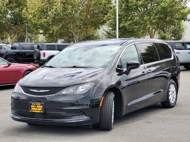 Used 2021 Chrysler Voyager LX FWD image 8
