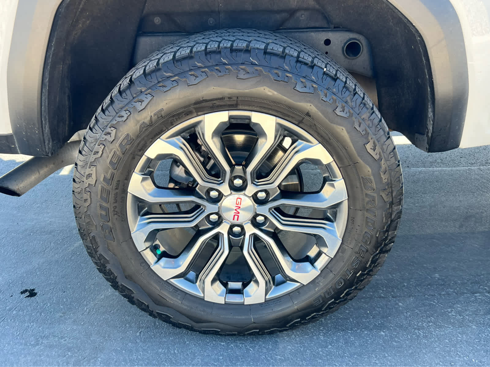 Used 2023 GMC Canyon Denali image 15