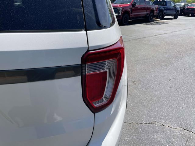 Certified 2017 Ford Explorer XLT w/ Equipment Group 202A image 35