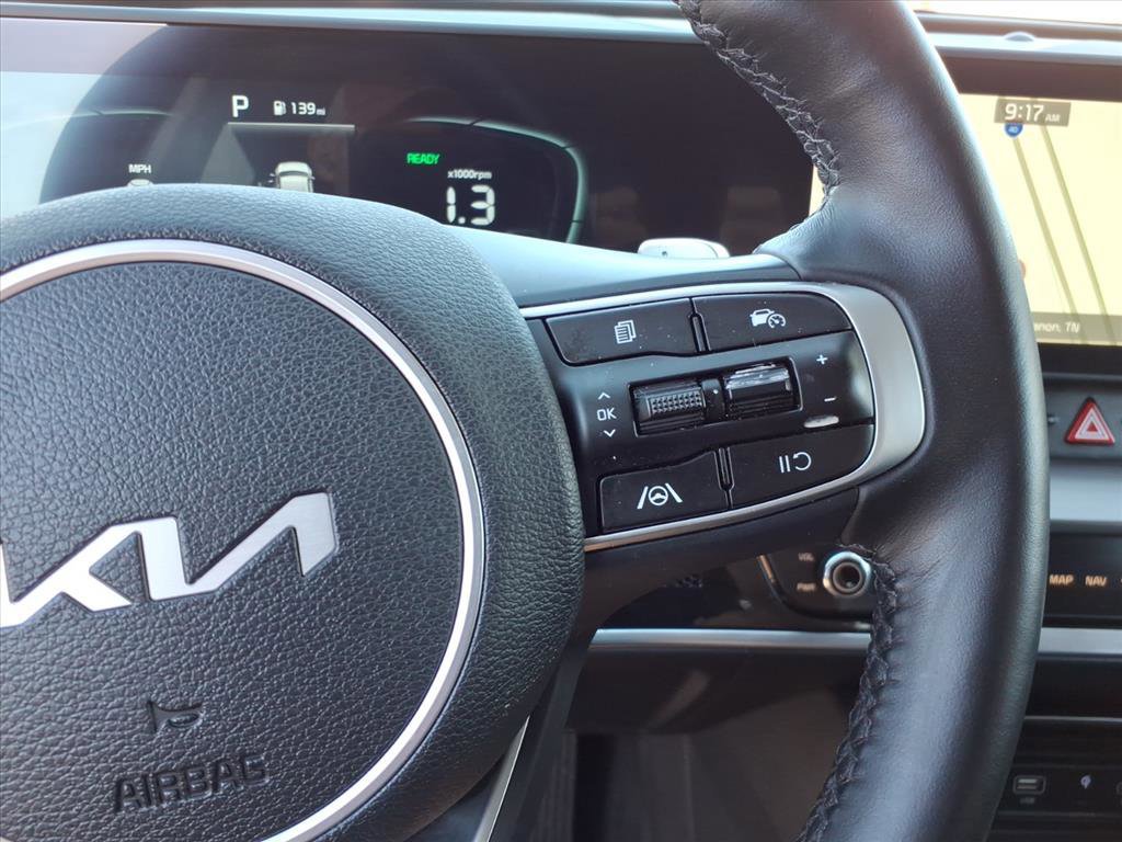 Used 2025 Kia Sportage EX image 18