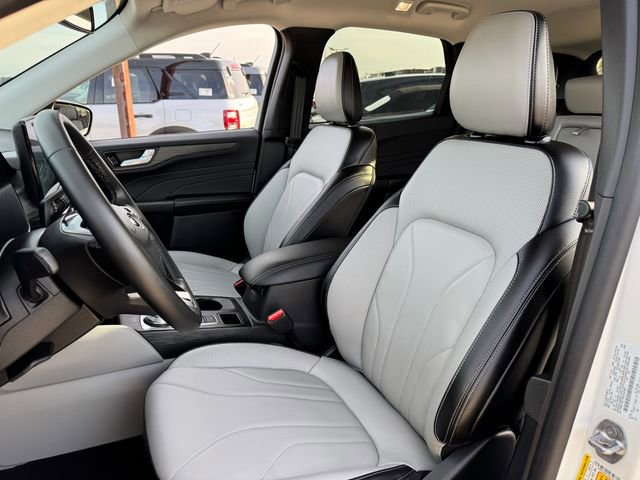 Certified 2025 Ford Escape SE w/ PHEV Premium Package image 14