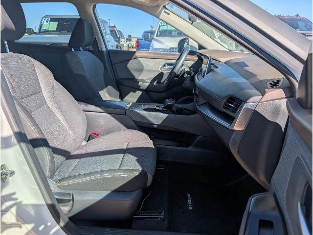 Used 2023 Nissan Rogue SV image 15