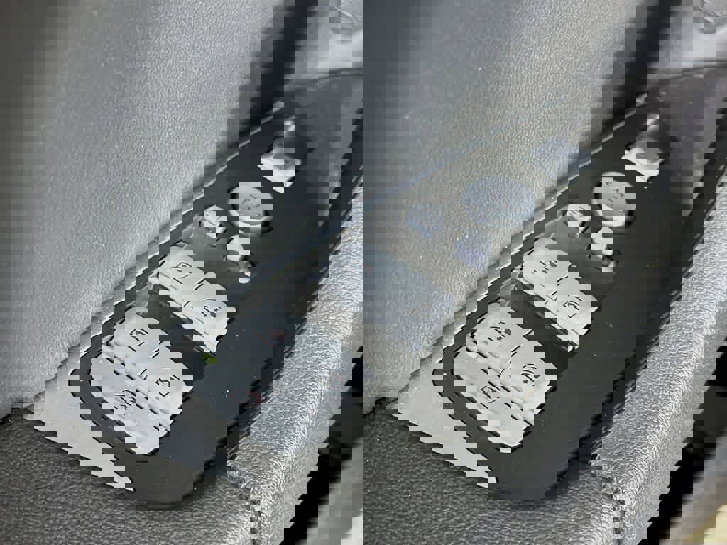 Used 2023 BMW X3 xDrive30i w/ Premium Essential Package image 30