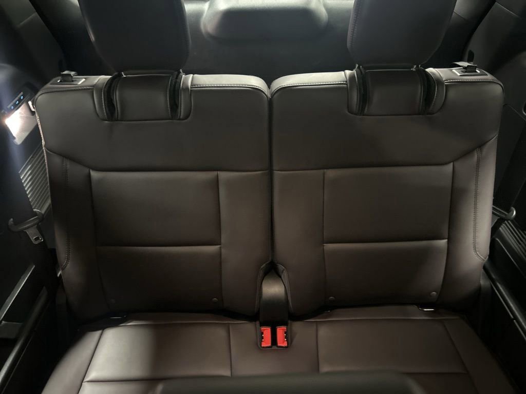 Certified 2025 Ford Explorer Platinum image 13