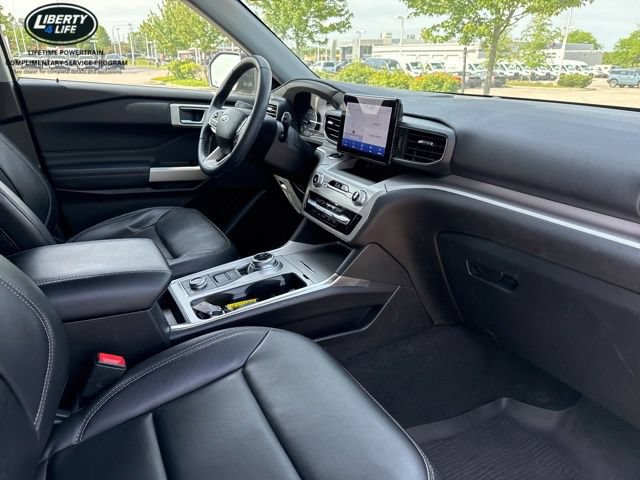 Certified 2023 Ford Explorer XLT w/ Equipment Group 202A AWD/4WD image 9