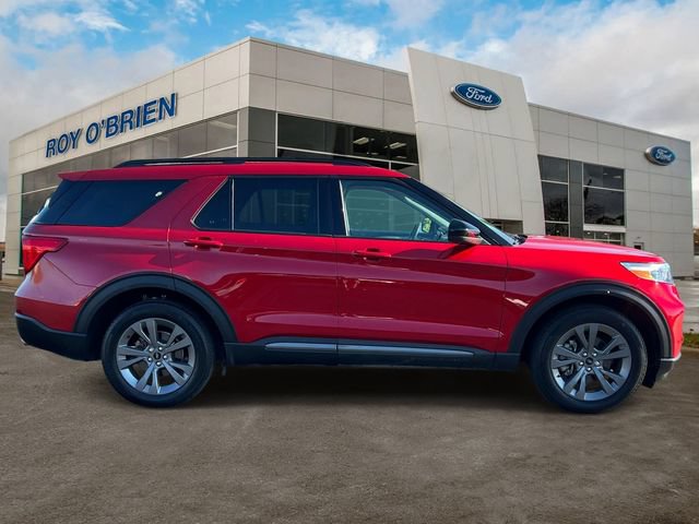 Certified 2023 Ford Explorer XLT w/ Equipment Group 202A AWD/4WD image 6