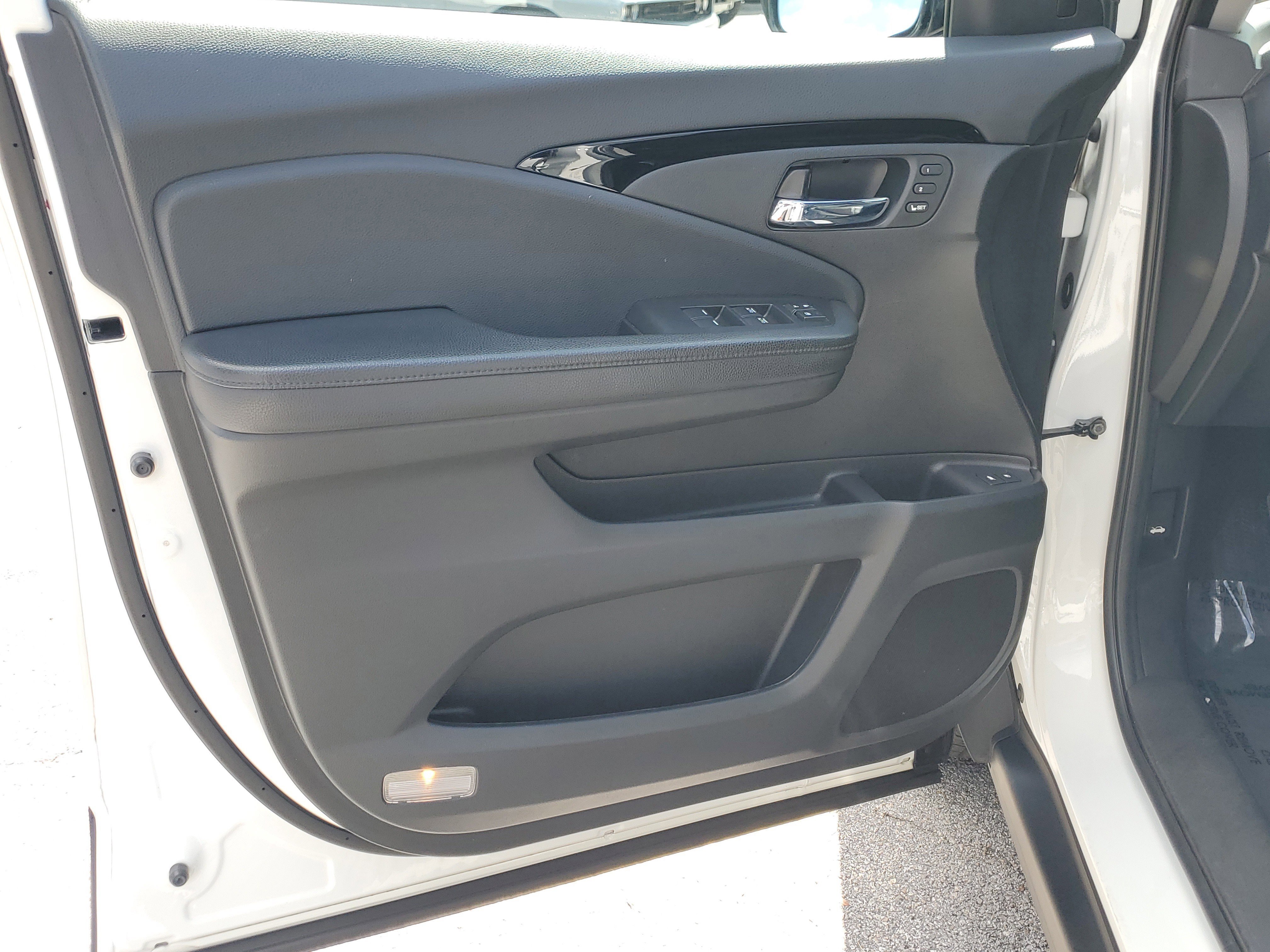 Used 2022 Honda Pilot Touring image 19