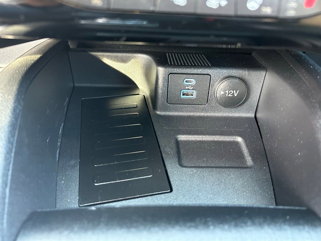 Certified 2022 Ford Escape SEL w/ SEL Stealth AWD Package image 32