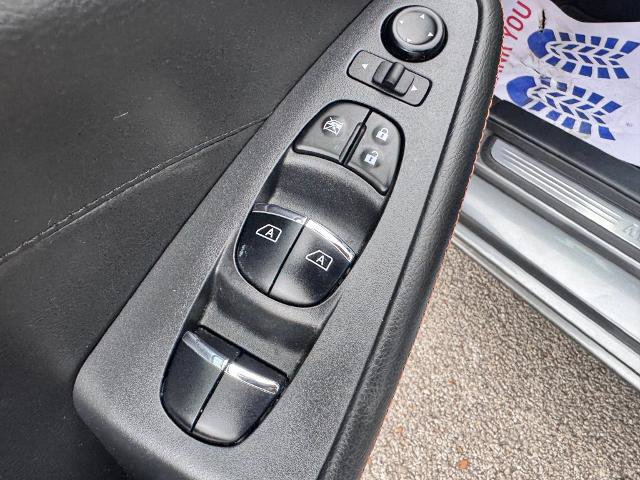 Used 2022 Nissan Maxima SR w/ Sport Mat Group FWD image 19