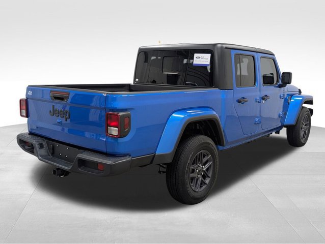 Used 2024 Jeep Gladiator Sport image 2