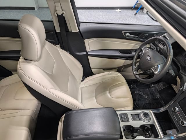 Certified 2022 Ford Edge Titanium w/ Equipment Group 301A AWD/4WD image 39