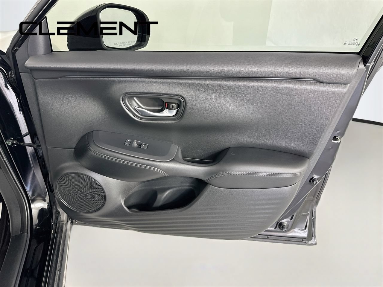 Used 2025 Honda HR-V LX image 33