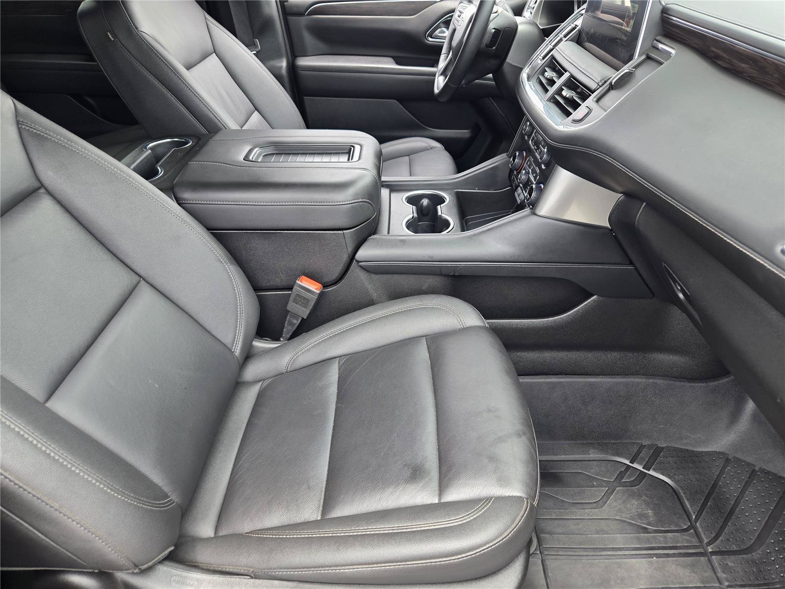 Used 2023 Chevrolet Tahoe Z71 w/ Luxury Package AWD/4WD image 19