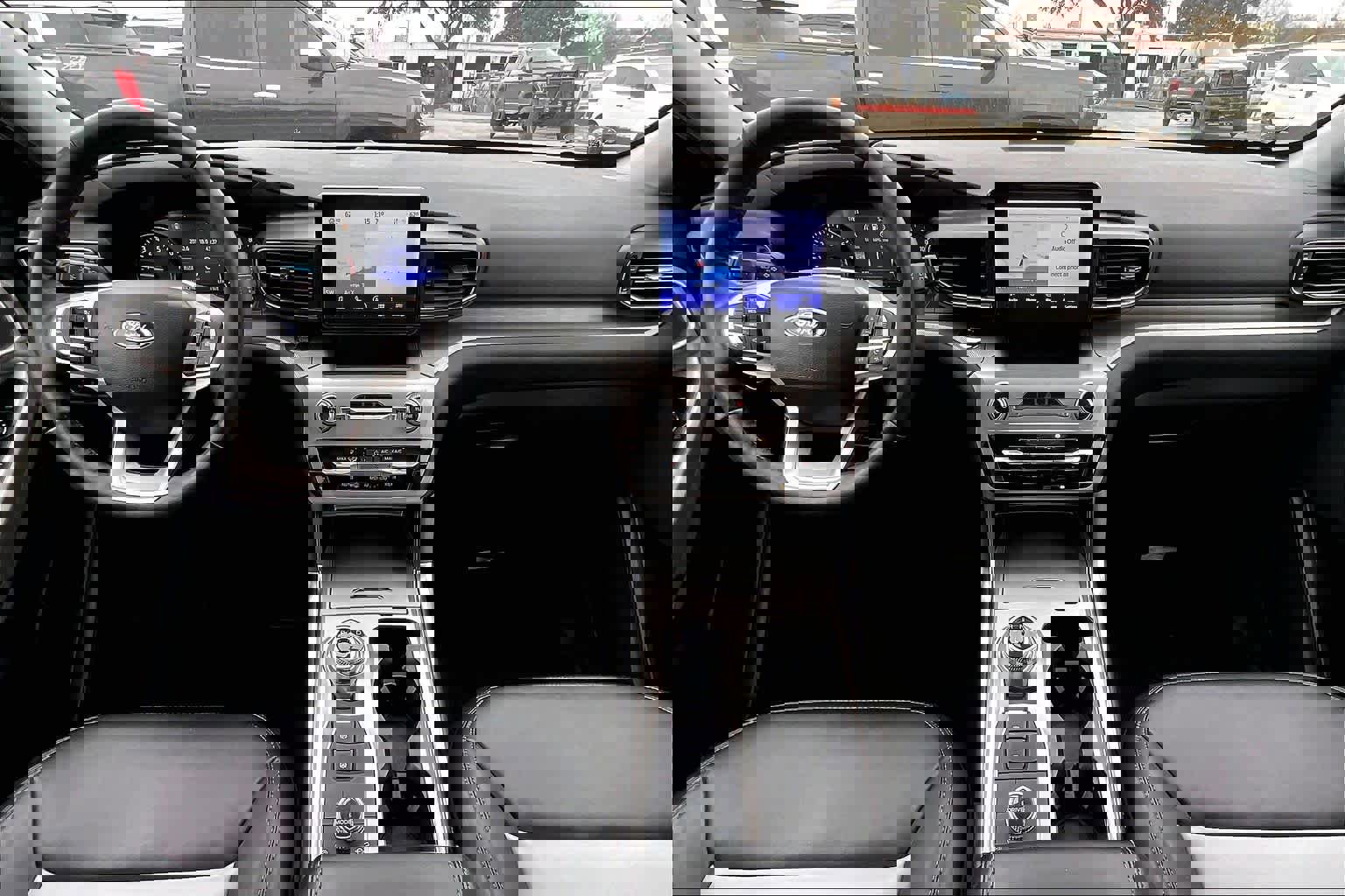 Certified 2022 Ford Explorer XLT w/ Equipment Group 202A image 17