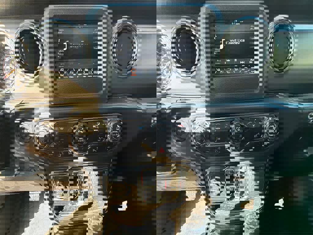 Used 2022 Jeep Wrangler Unlimited Sport image 25