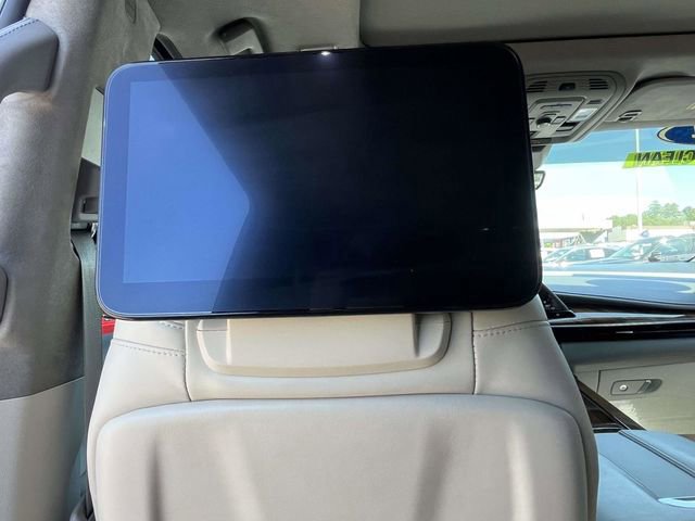 Used 2024 Cadillac Escalade ESV Premium Luxury Platinum image 10