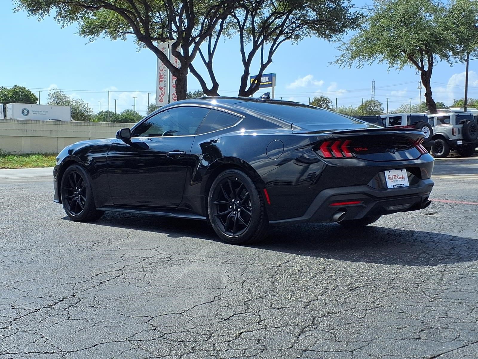 Certified 2025 Ford Mustang Coupe RWD image 8