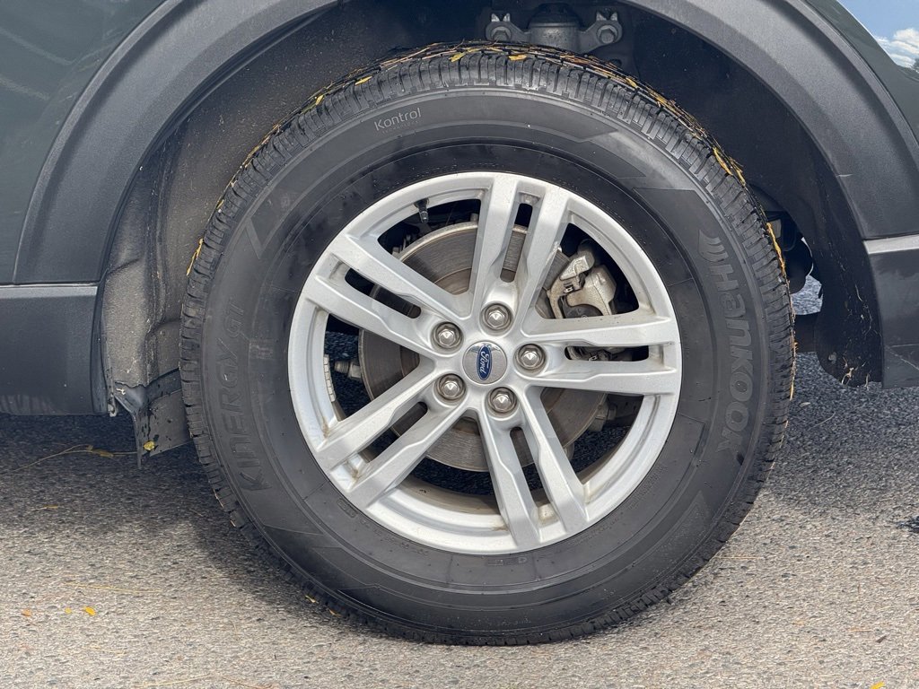 Certified 2022 Ford Explorer XLT w/ Equipment Group 202A image 11