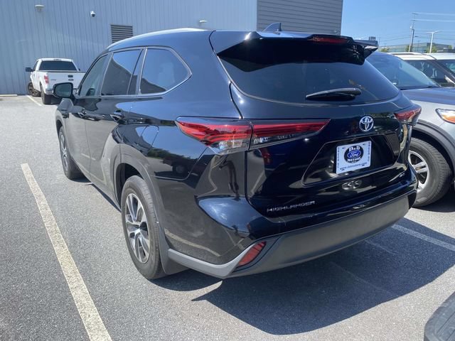 Used 2023 Toyota Highlander XLE FWD image 5
