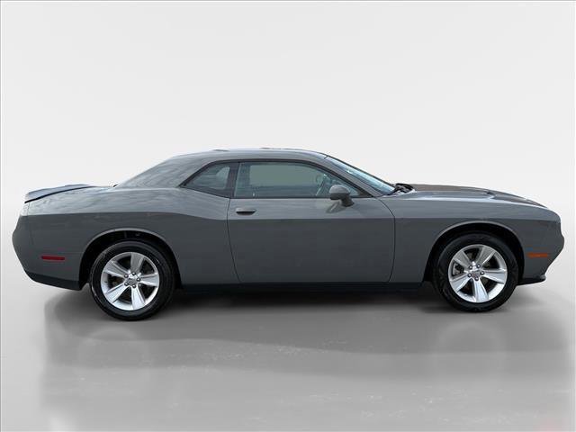 Used 2023 Dodge Challenger SXT image 2