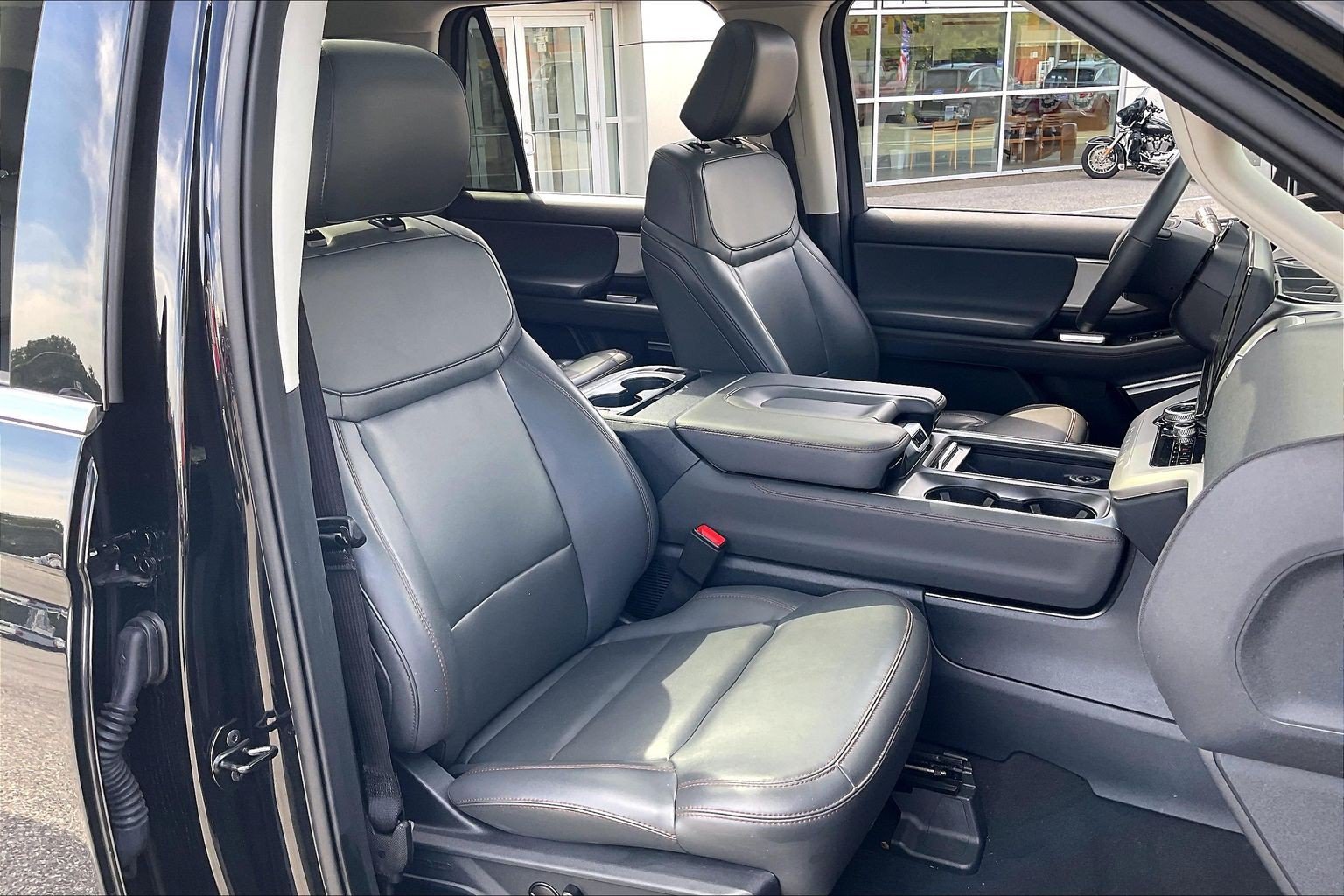 Certified 2025 Ford Expedition Max Active AWD/4WD image 7