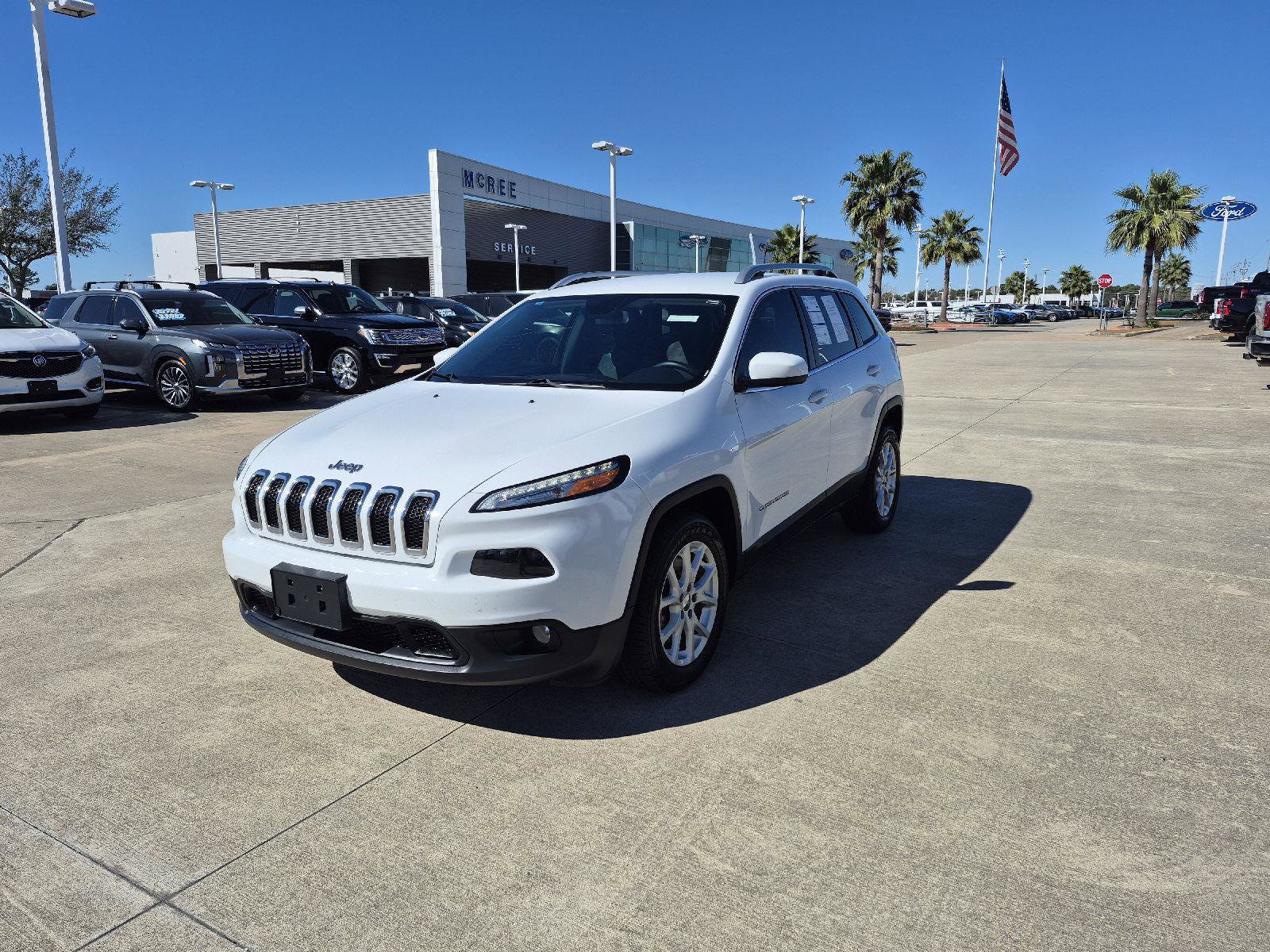 Used 2018 Jeep Cherokee Latitude Plus image 1
