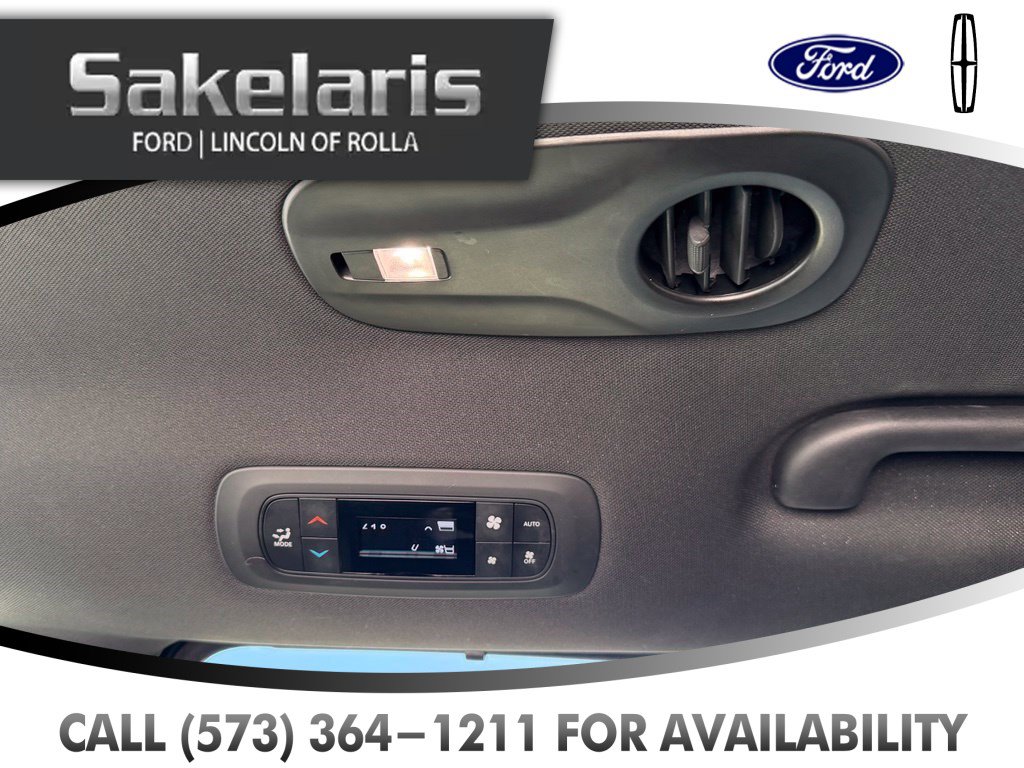 Used 2025 Chrysler Pacifica Select FWD image 37