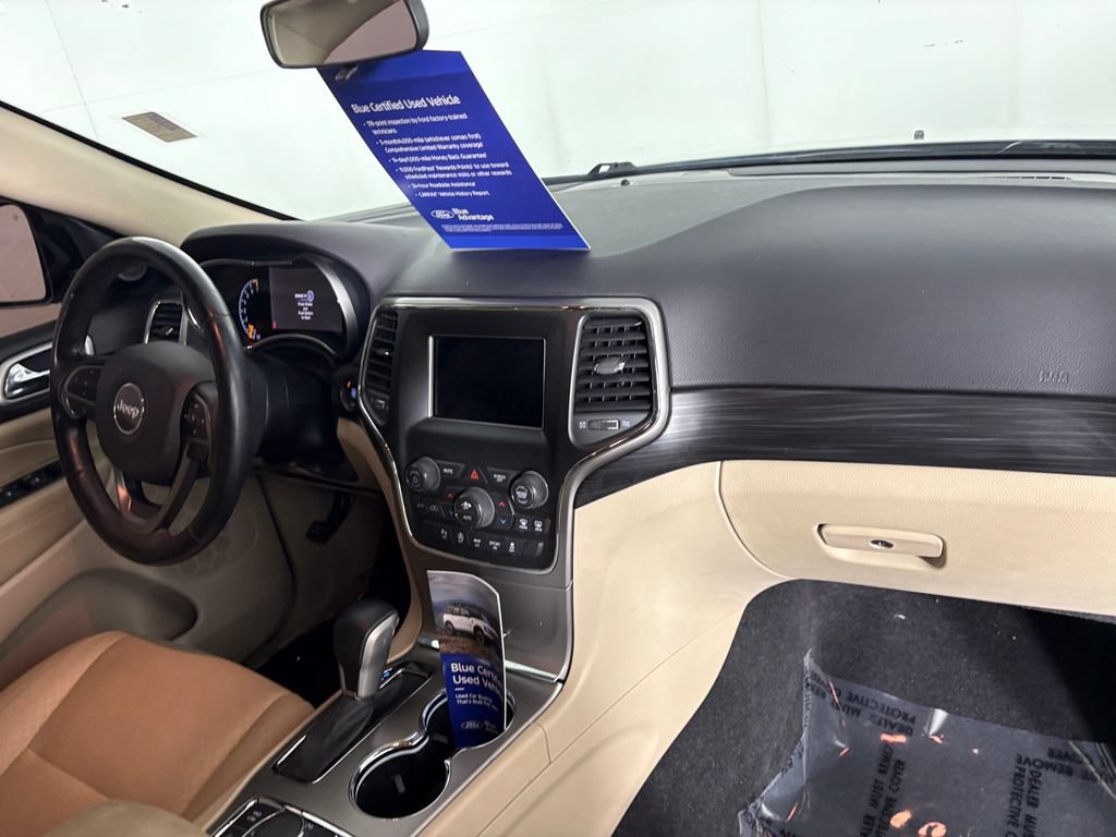 Used 2019 Jeep Grand Cherokee Laredo AWD/4WD image 36