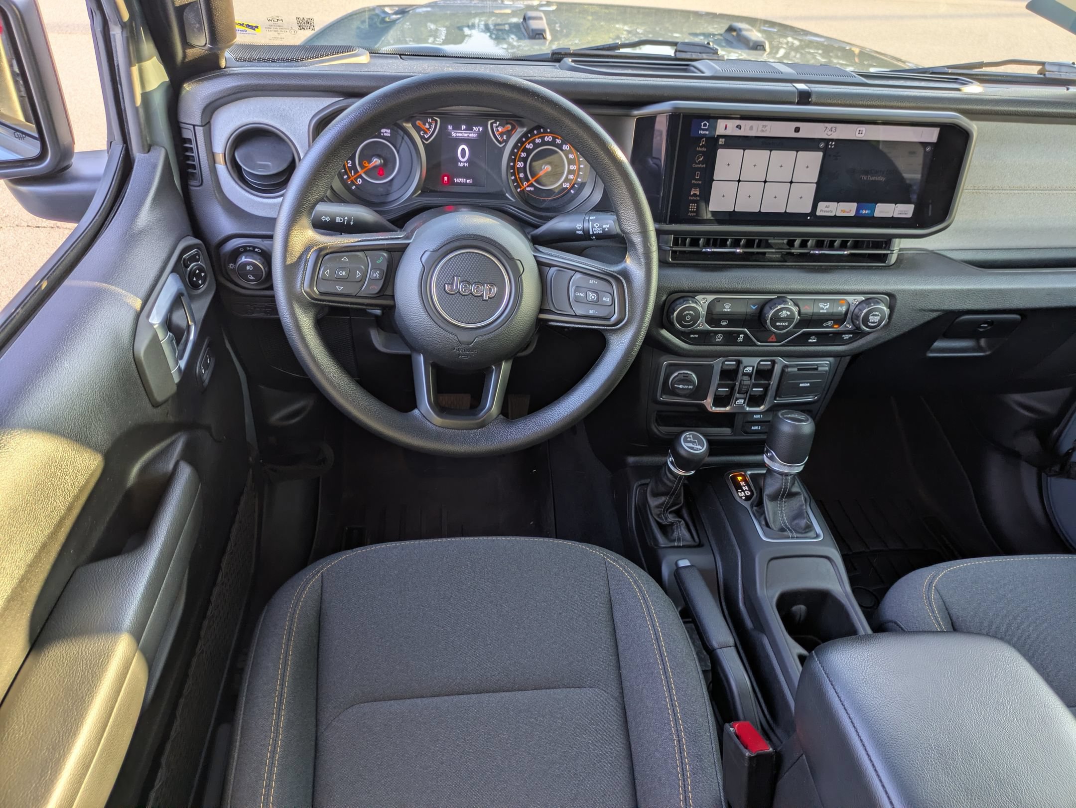 Used 2025 Jeep Gladiator Sport AWD/4WD image 31