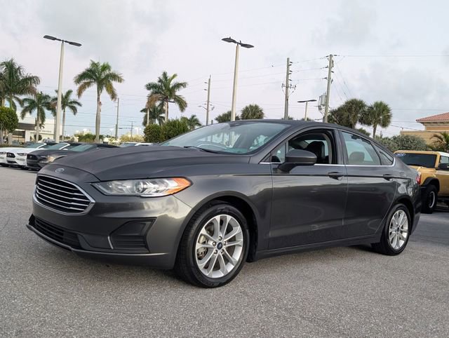 Certified 2020 Ford Fusion SE image 3