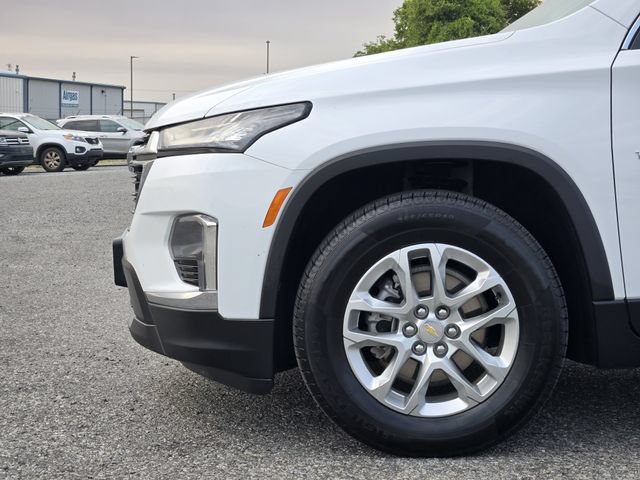 Used 2023 Chevrolet Traverse LS w/ Safety Package FWD image 9