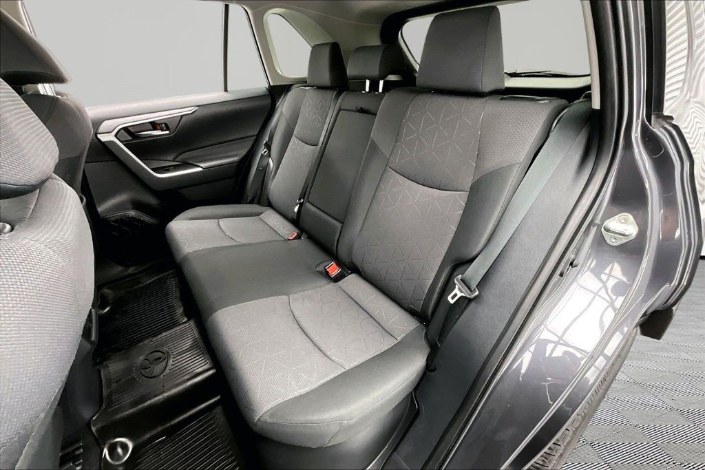 Used 2025 Toyota RAV4 XLE AWD/4WD image 26